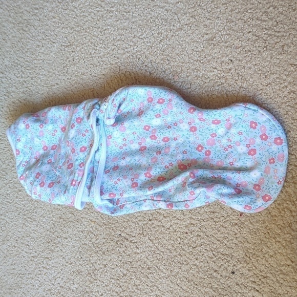 Aden + Anais Essentials Blue Floral Swaddle Size 0-3 Months - Picture 1 of 9